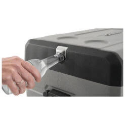 Outwell - Arctic Frost 35 - Coolbox 12 Outwell - Arctic Frost 35 - Coolbox -PRIM Camping Shop outwell arctic frost 35 coolbox detail 5