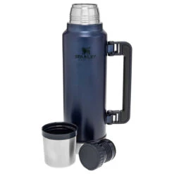 Stanley - Classic Vakuum-Flasche 1,4 L - Insulated Bottle 10 Stanley - Classic Vakuum-Flasche 1,4 L - Insulated Bottle -PRIM Camping Shop stanley classic vakuum flasche 14 l insulated bottle detail 3